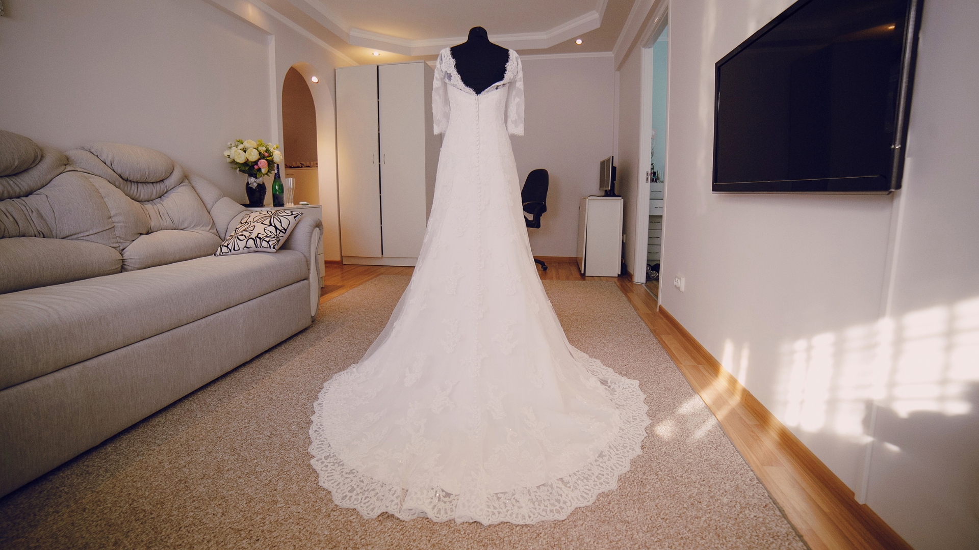 wedding gown in the mannequin 